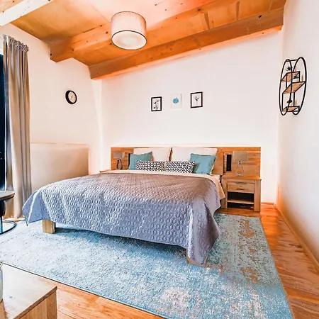 Kafe Orech منزل للإقامة Mnichovo Hradiště